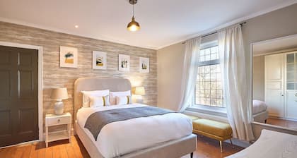 Host & Stay | Louvaine House