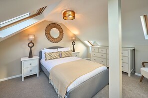 4 bedrooms, WiFi, bed sheets