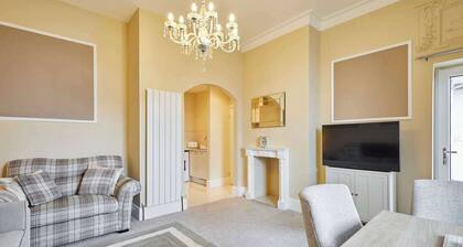 Host & Stay | 3 Metropole Towers