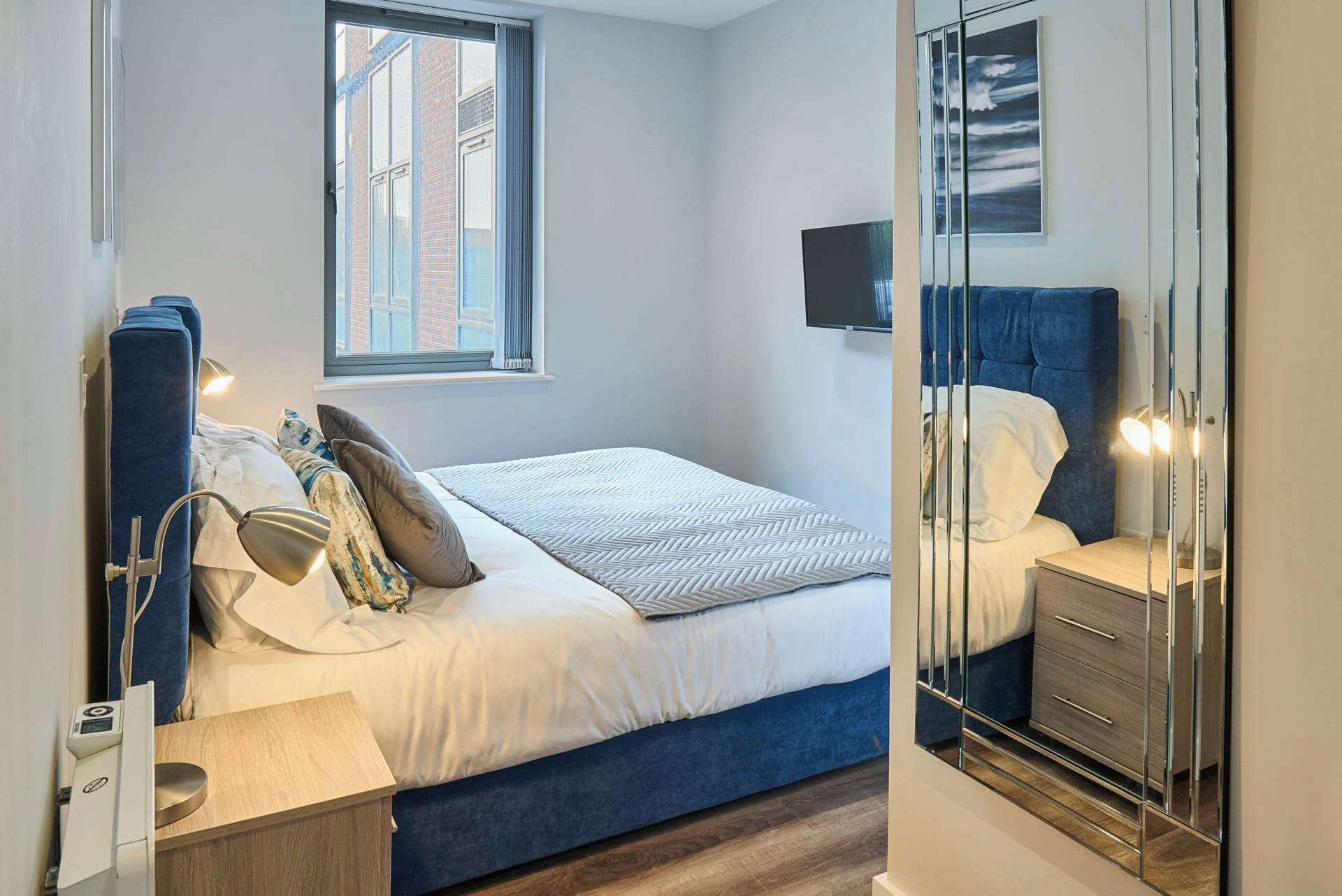 2 bedrooms, iron/ironing board, bed sheets