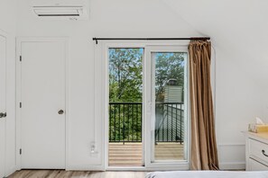 3 bedrooms, desk, iron/ironing board, WiFi