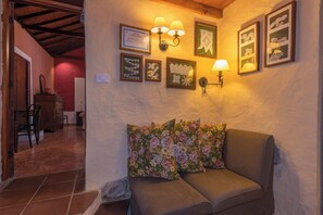 House | Reception - Cottage in Fontanales With Pool & Nature Views (Moya)