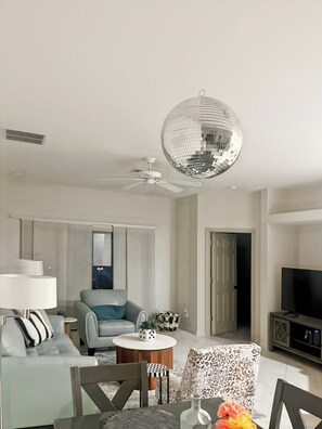 Smart TV, table football