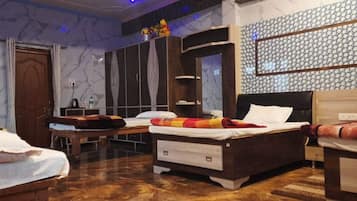 Shared Dormitory | Free WiFi