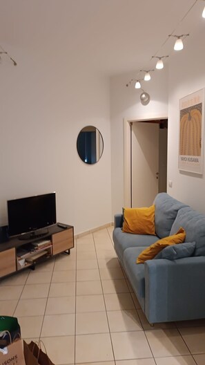 Living area - Apartment in Milan Loreto | Metro M1 & M2 (Unknown)