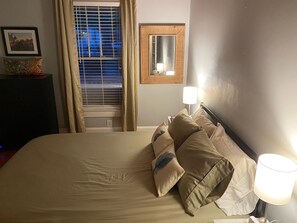 3 chambres, fer et planche à repasser, Wi-Fi, draps fournis