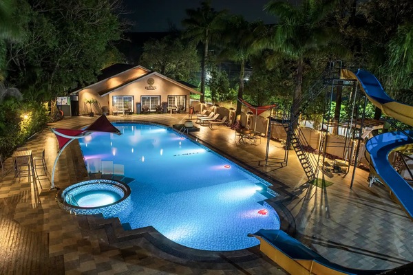 Outdoor pool, open 7:00 AM to 6:00 PM, sun loungers