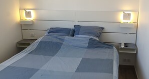 3 chambres, fer et planche Ă repasser, accĂšs Internet, draps fournis