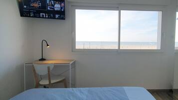 3 bedrooms, iron/ironing board, Internet, bed sheets