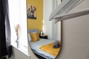 4 chambres, fer et planche à repasser, Wi-Fi, draps fournis