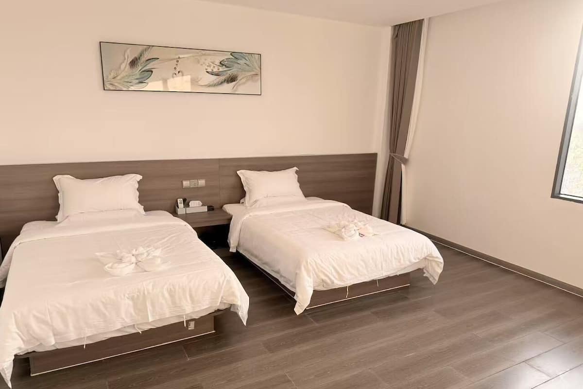 Business Double Room | Premium bedding, down comforters, desk, blackout drapes