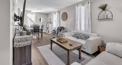 Serene Corner Cottage With Hot Tub 3 Bedroom Home