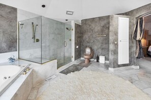 Villa, 5 Bedrooms | Bathroom | Shampoo