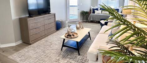 Condo, 1 phòng ngủ | Khu phòng khách