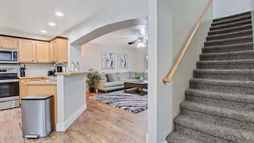 TV, fireplace, offices
