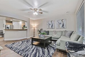 TV, fireplace, offices - Stunning Private Home with Hot Tub (Boise)