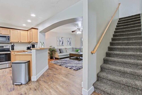 Stunning Private Home with Hot Tub