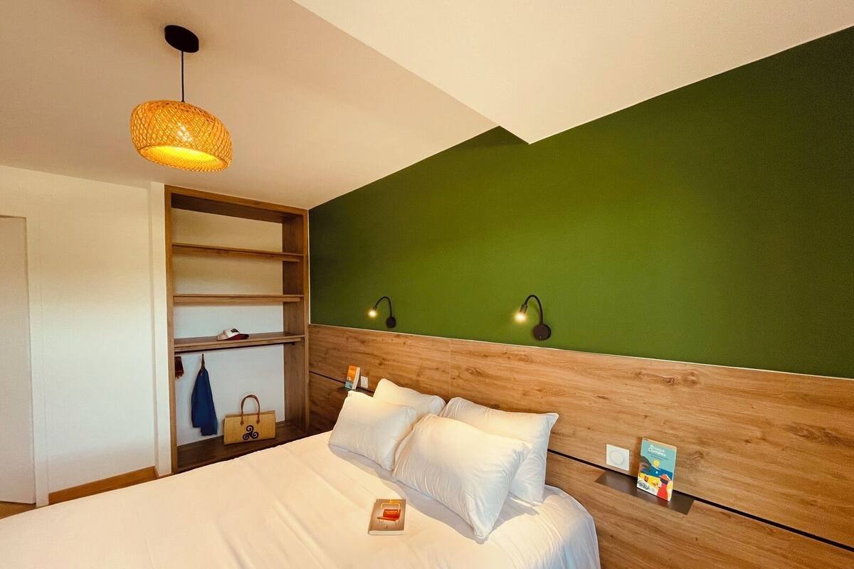 Appartement de Vacances- RDC- 4 Personnes | 2 soverom, lydisolert, strykejern/-brett og wi-fi (inkludert)