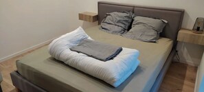 Apartament familiar, 2 dormitoris, pati hawaià | 2 dormitoris, cortines opaques i habitacions insonoritzades 