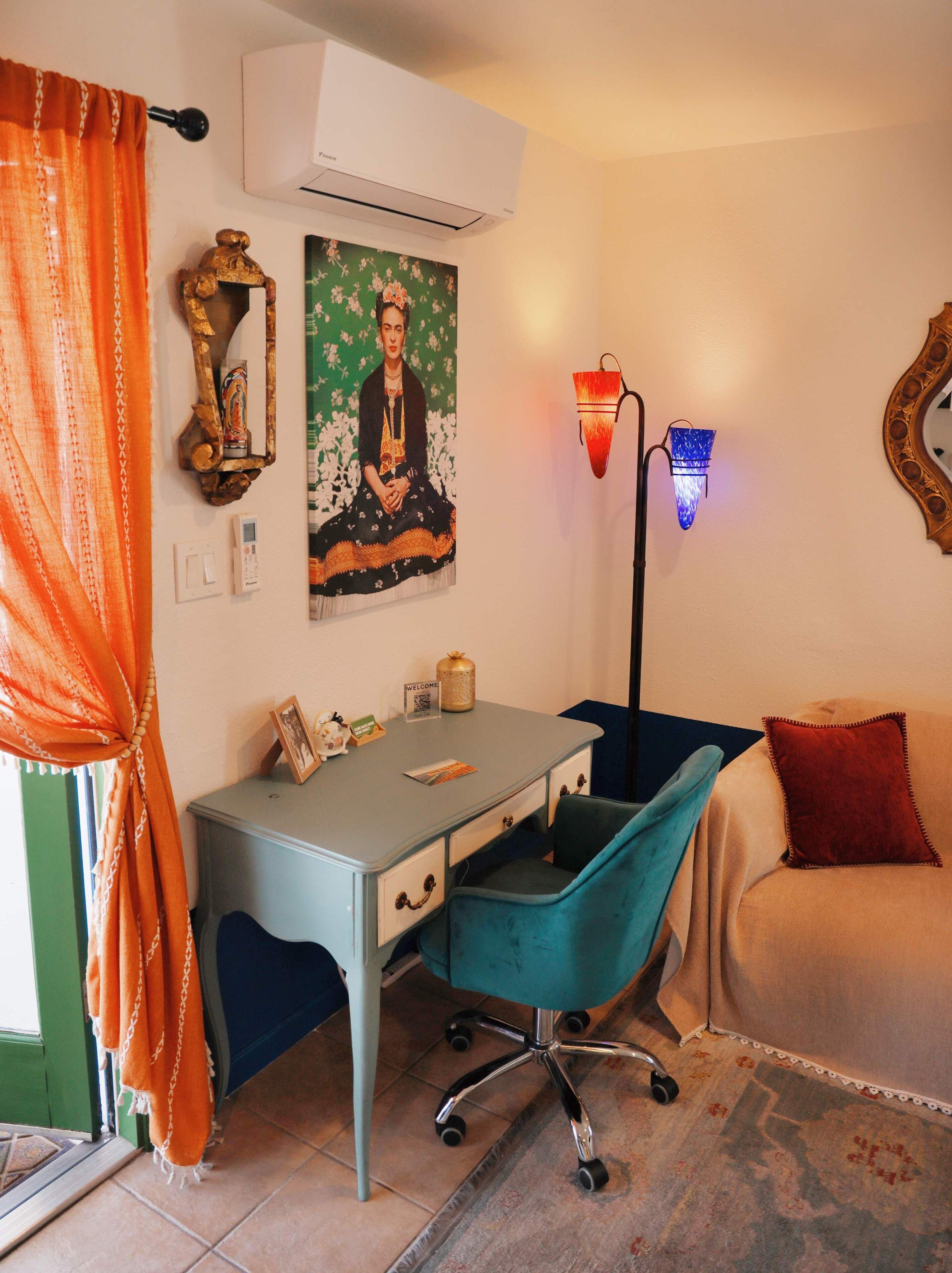 TV, videogiochi, libri, studio