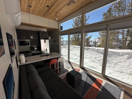 True Montana Experience: Secluded & Breathtaking Views!