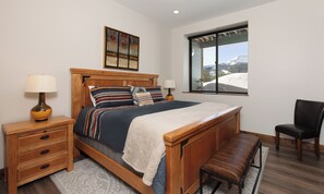 3 habitaciones, tabla de planchar con plancha, wifi y ropa de cama 