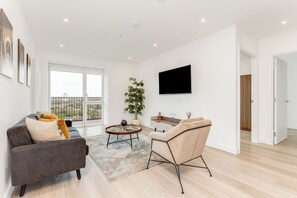 Smart TV - Bloom of luxury (London)