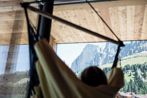 华丽双人房, 阳台, 山景 | 客房内保险箱、遮光窗帘、隔音、免费 WiFi