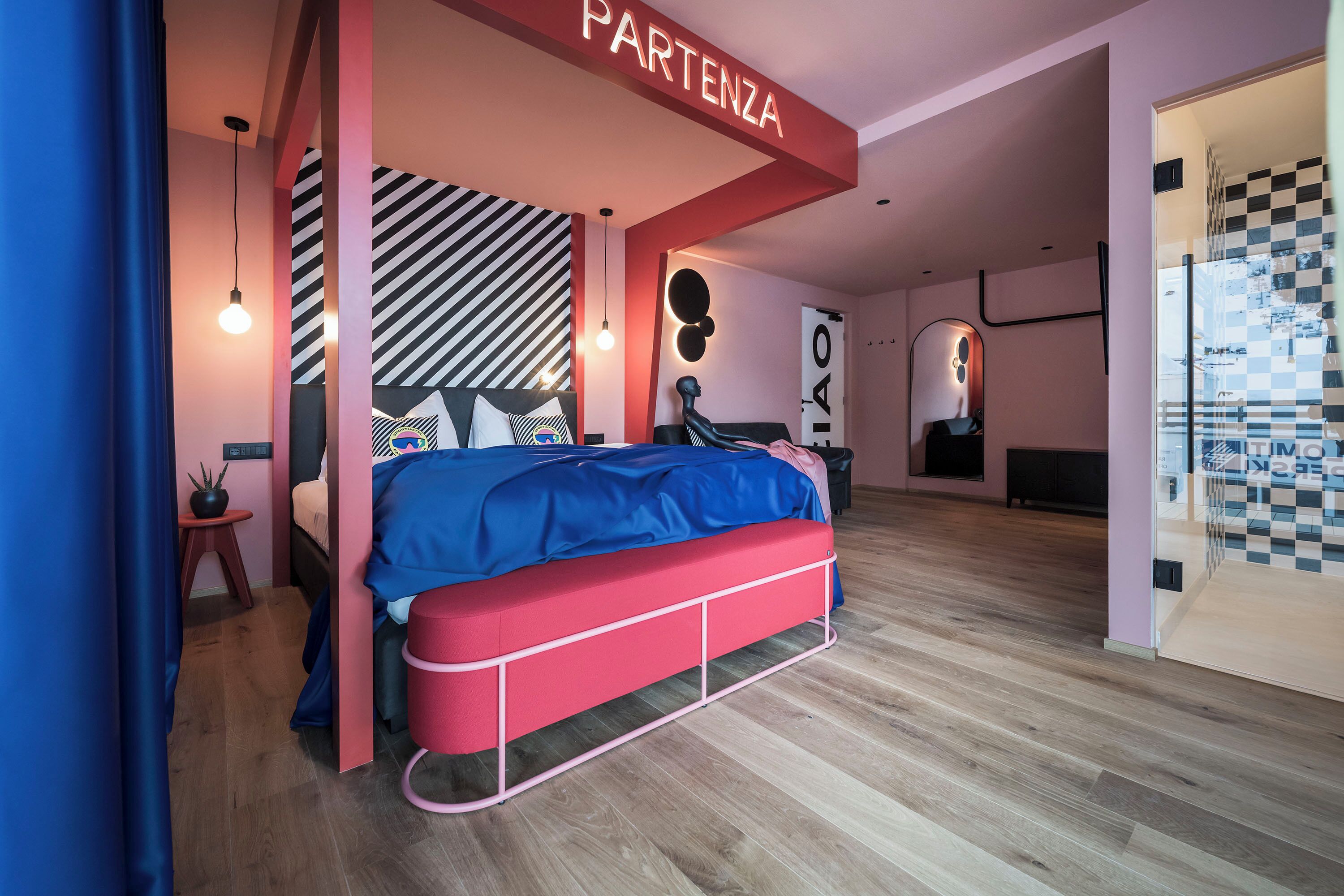 Suite estudio junior, balcón, vistas a la montaña | Caja fuerte, cortinas opacas, sistema de insonorización y wifi gratis