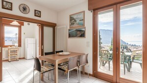 Dining - Regarda - La Terrazza di Garda lake view apartment with terrace (Garda)