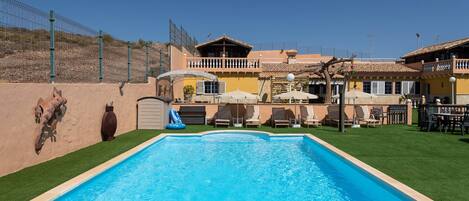 Chalet | Pool | Indoor pool, outdoor pool