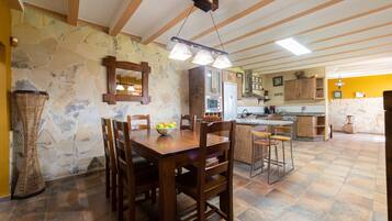 Chalet | Dining
