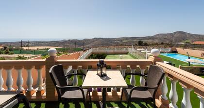 Villa in Maspalomas With Heated Pool & Sports