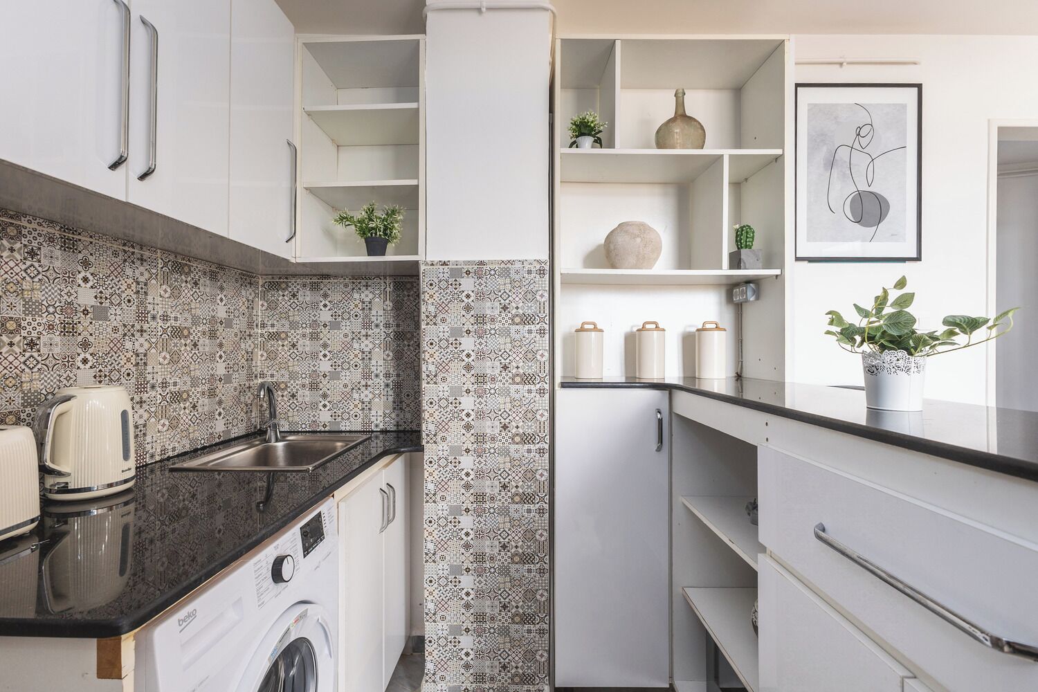 Apartment | Private kitchen | Fridge, microwave, oven, stovetop