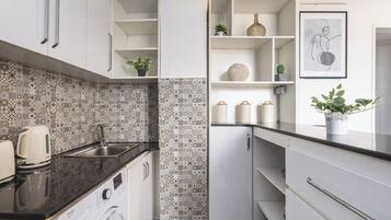 Apartment | Private kitchen | Fridge, microwave, oven, stovetop