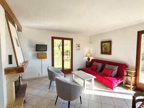 Living area - L'Épine des Pechs, on the heights of Sarlat, a stone's throw from the town center. (Sarlat-la-Canéda)
