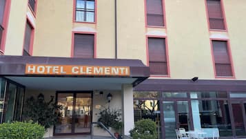 Facciata della struttura