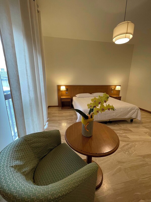 Desk, free WiFi - HOTEL CLEMENTI (Salice Terme)