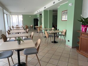Restaurant - HOTEL CLEMENTI (Salice Terme)