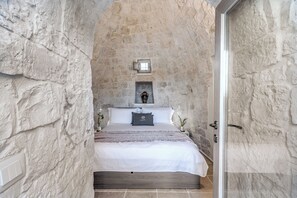 Bügeleisen/Bügelbrett, kostenloses WLAN, Bettwäsche