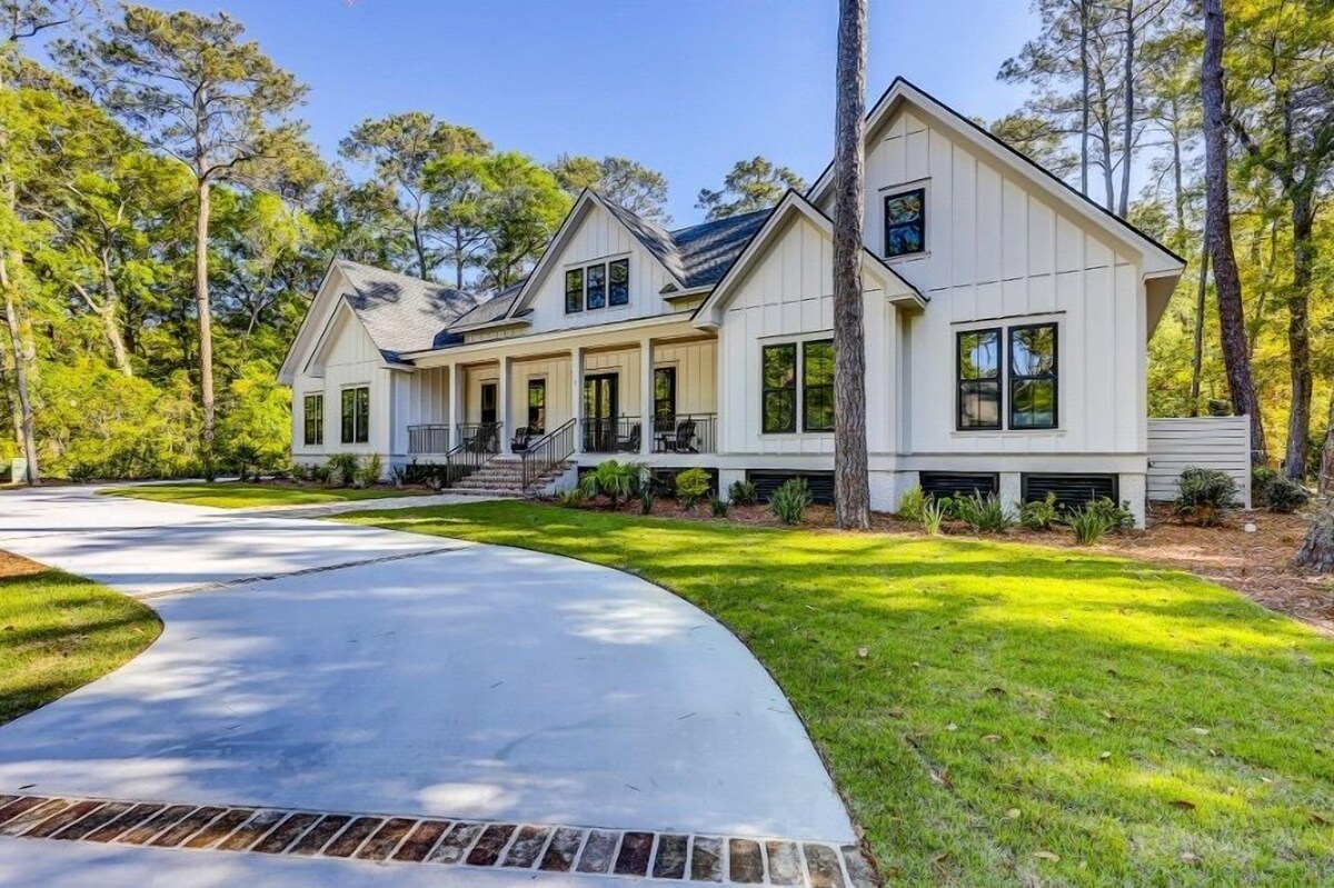 Sunset Rentals | 7 Swing About