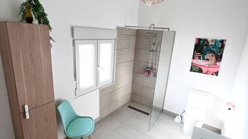 Apartamento, 2 habitaciones, fumadores, balcón | Baño