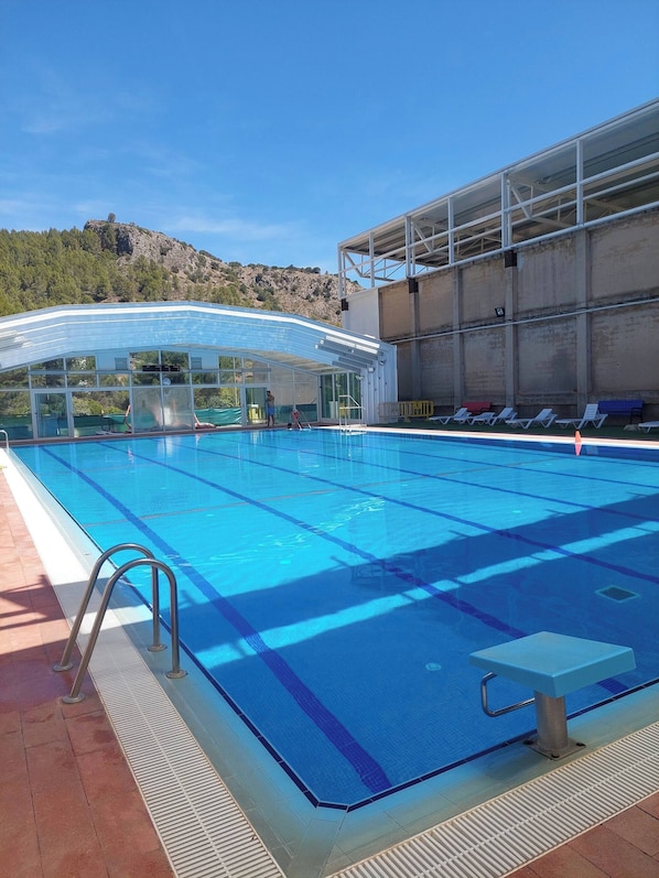 Apartamento, 2 quartos, para fumantes, sacada | Piscina | Piscina externa