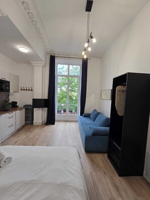 Strykejern/-brett, internettilgang og sengetøy