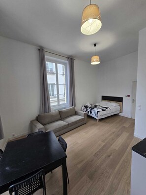 Interior - Studio Grands Boulevards (Paris)