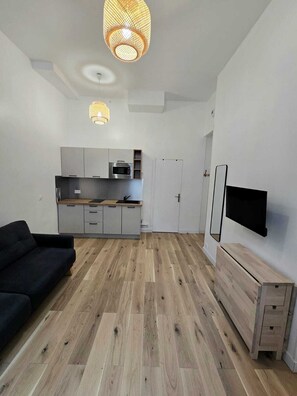 TV