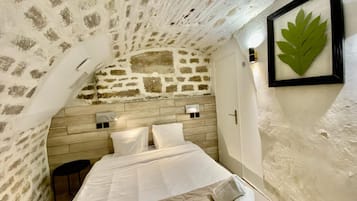 3 slaapkamers, een strijkplank/strijkijzer, internet, beddengoed