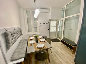 Interior - Appartement Republique (Paris)