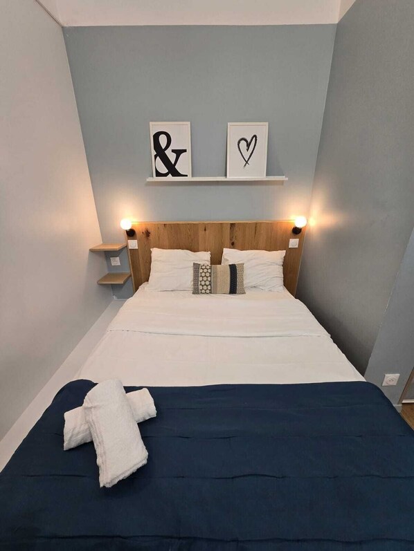 Iron/ironing board, internet, bed sheets