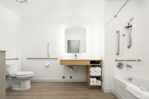 Bathroom - YourSpace Hotels Chesapeake (Chesapeake)